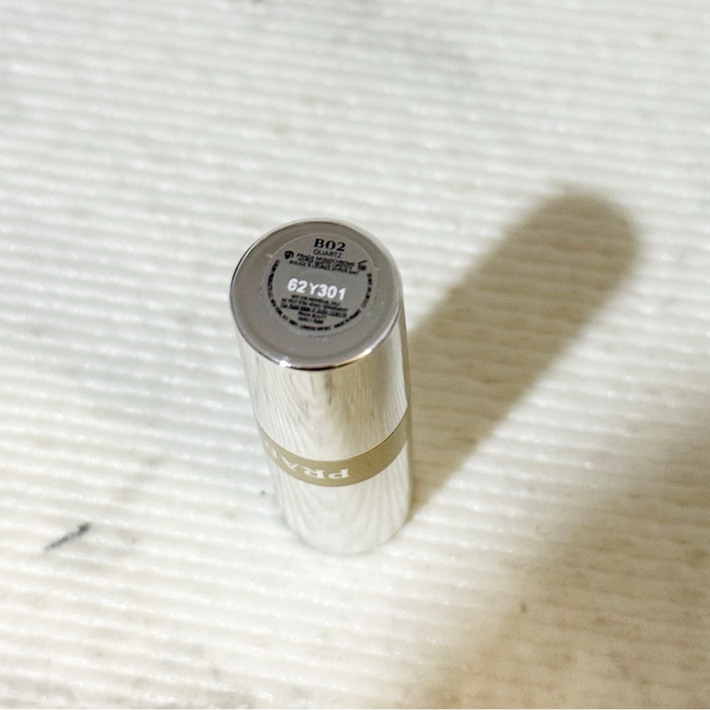 Prada Monochrome Lipstick B02 Quartz Nude Pink - Picture 6 of 8